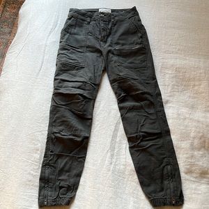 REI joggers size 4